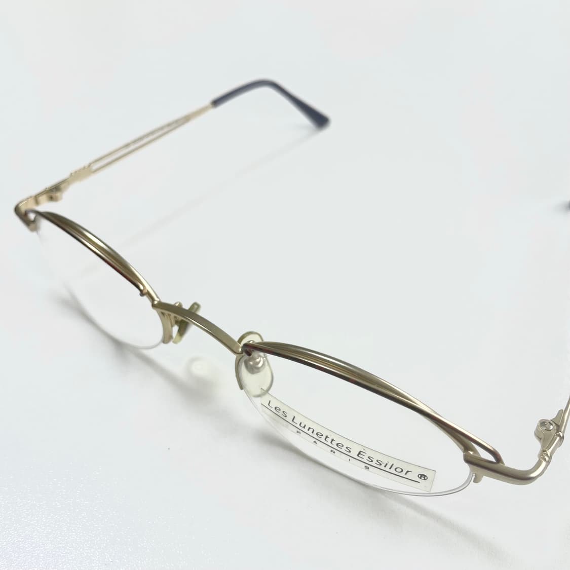Essilor 프랑스의 하우스브랜드 에실로 사의 빈티지 반무테 안경 상품이미지2
