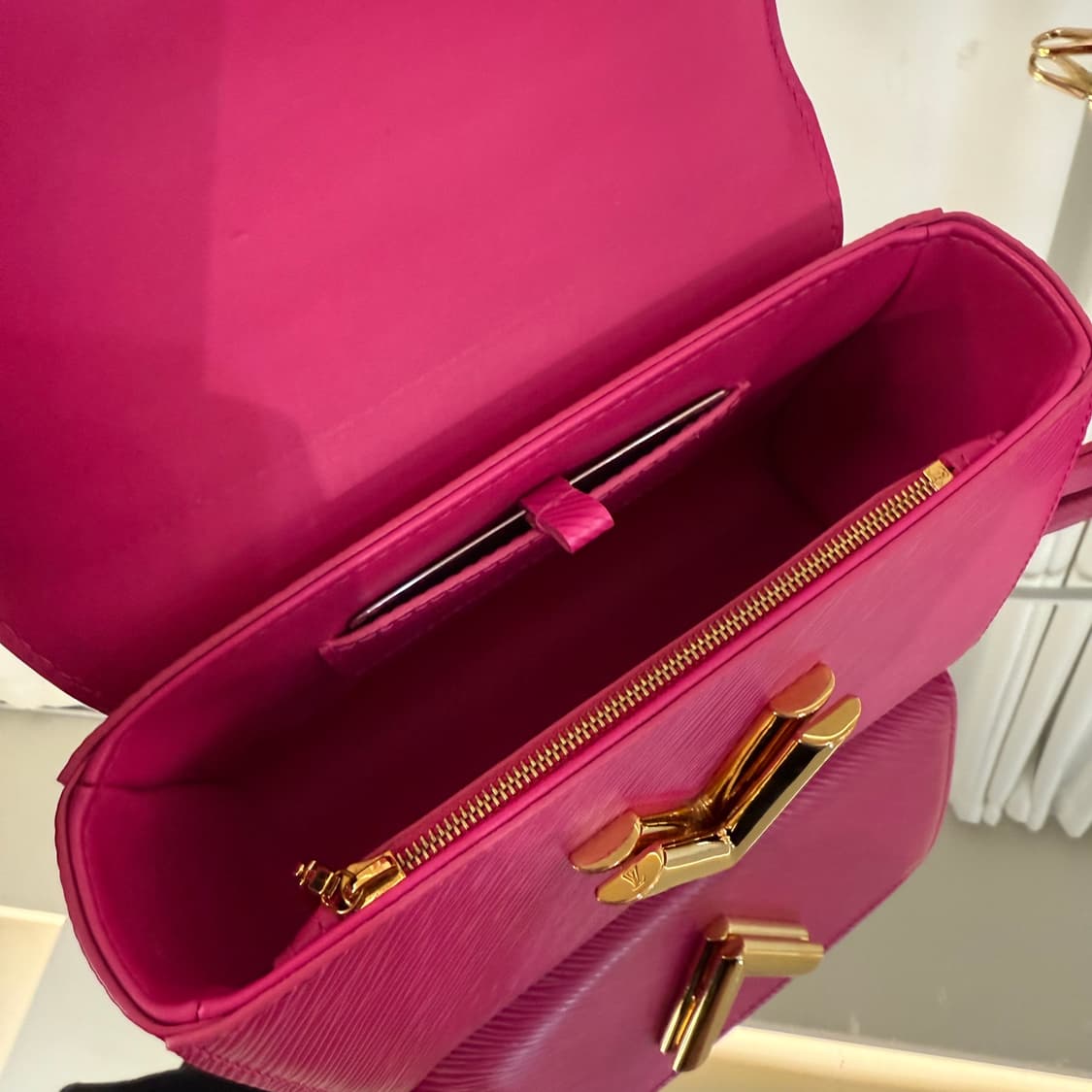 루이비통 에피 트위스트 백 상품이미지7