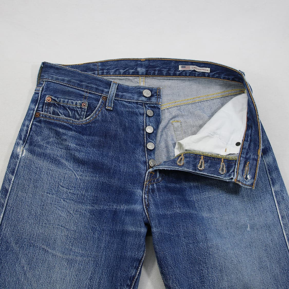 (착용컷) 00's 리바이스 501 셀비지 진 (남성용 30) 상품이미지5