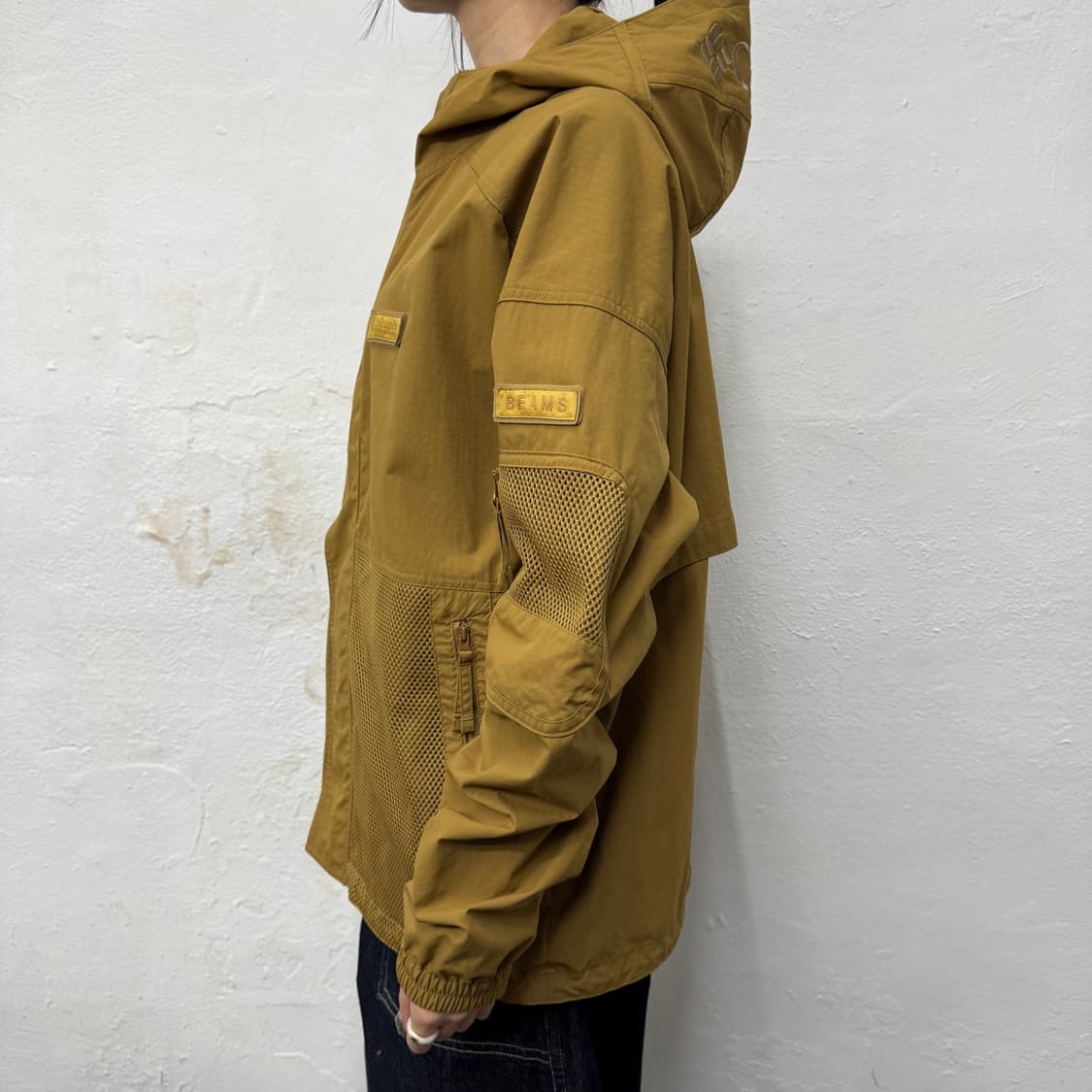 빔즈 x 컬럼비아 20ss 브라운컬러 매쉬포켓 나일론 챌린저 윈드브레이커 상품이미지2