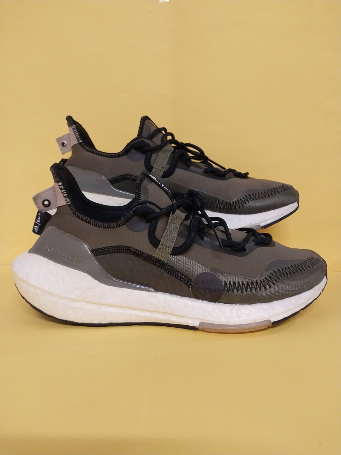 남성 아디다스 울트라부스트 21/팔리 포커스 올리브 운동화 (270) 상품이미지3