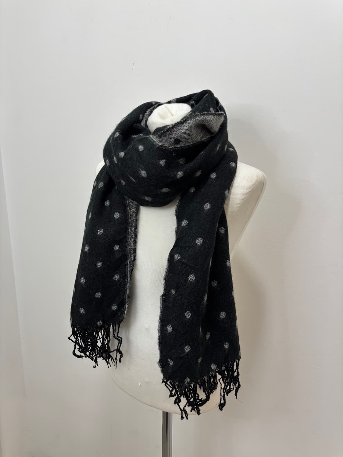 액시즈팜 도트 머플러 목도리 상품이미지1