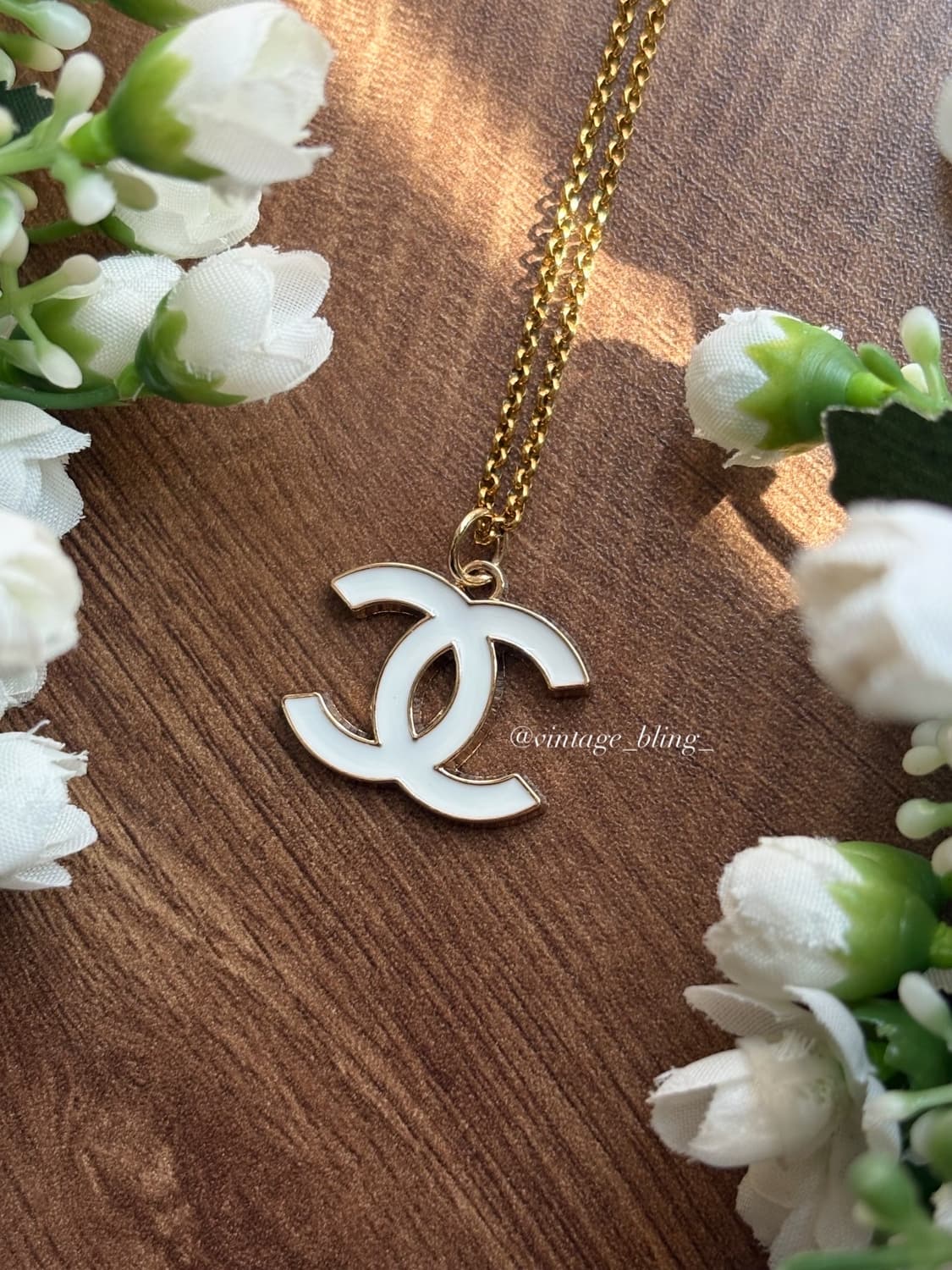 샤넬 빅로고 화이트 골드 목걸이 상품이미지1