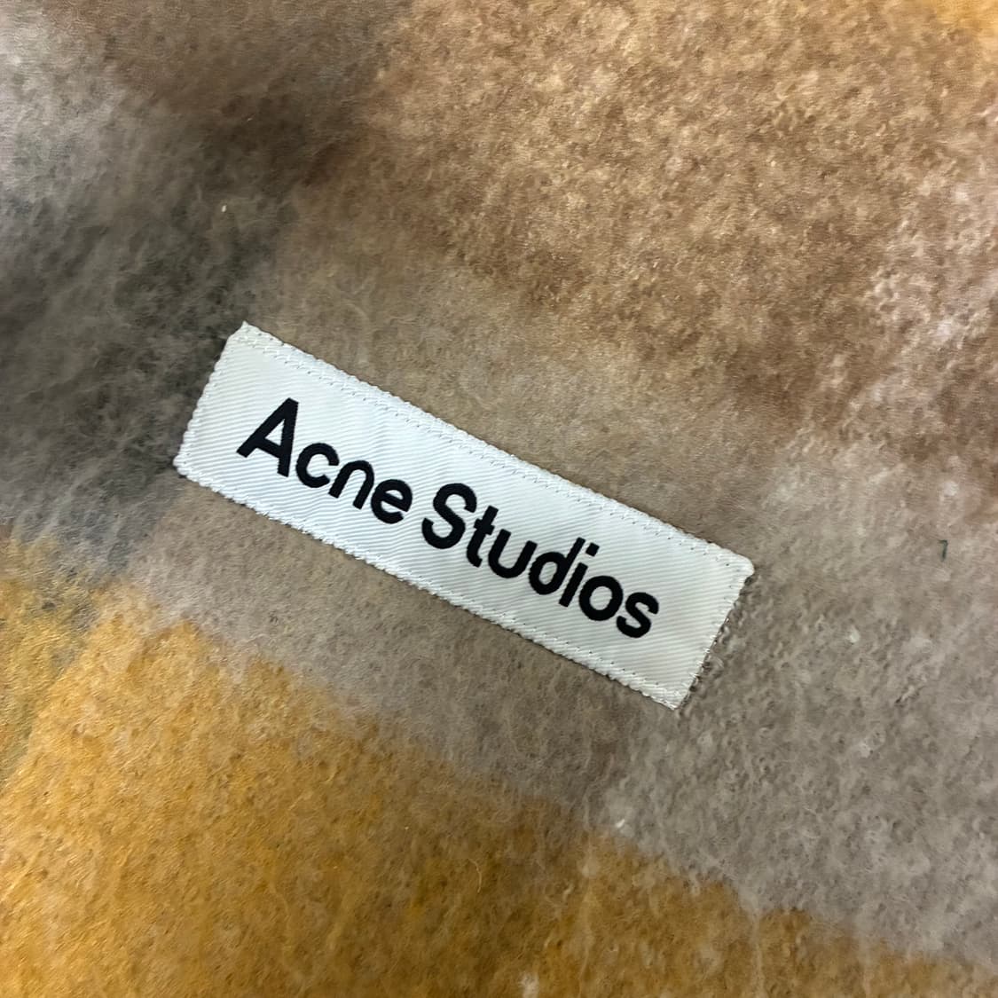 아크네 스튜디오 모헤어 체크 머플러 상품이미지2