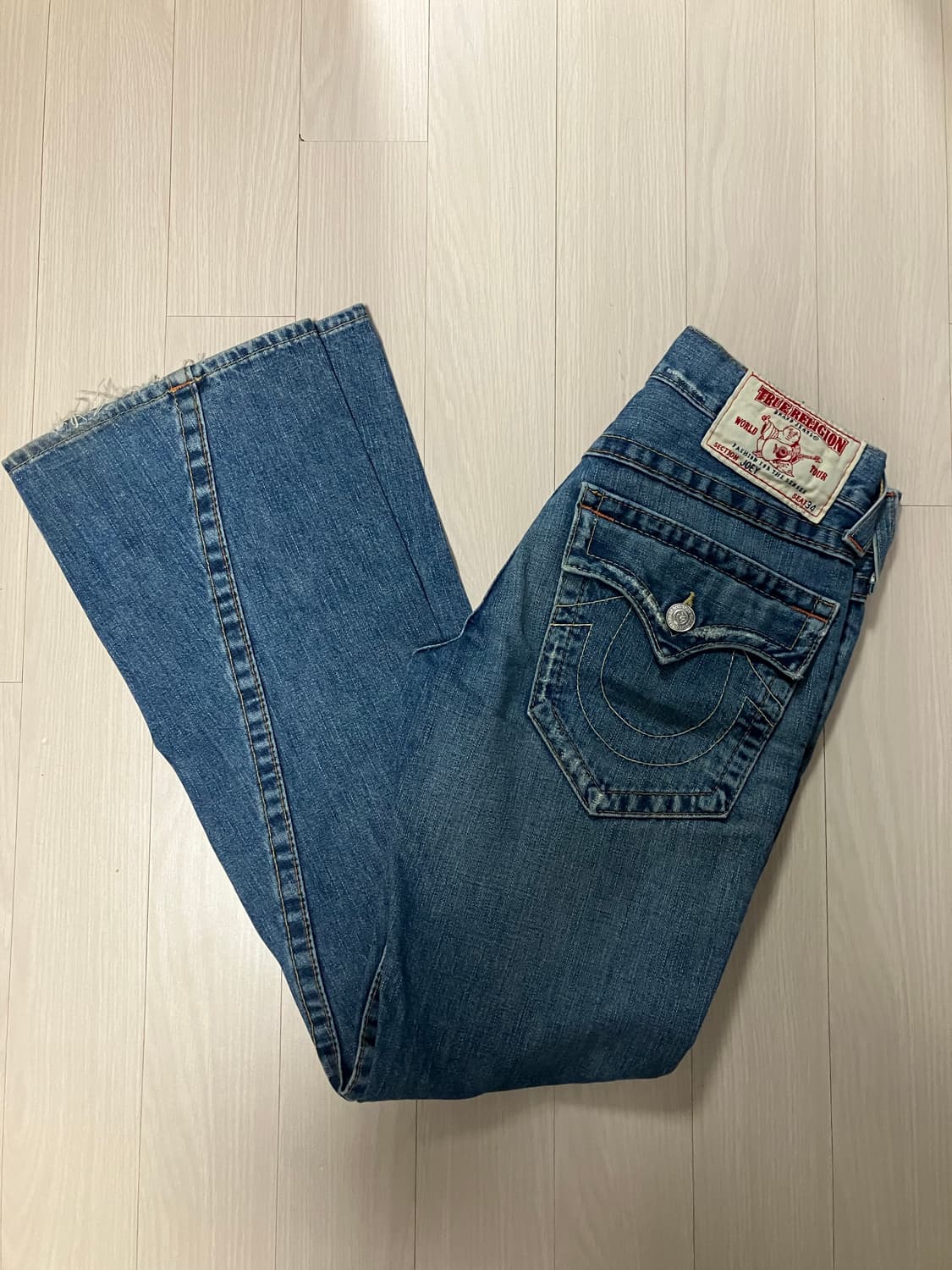 truereligion low-rise bootscut denim 상품이미지1