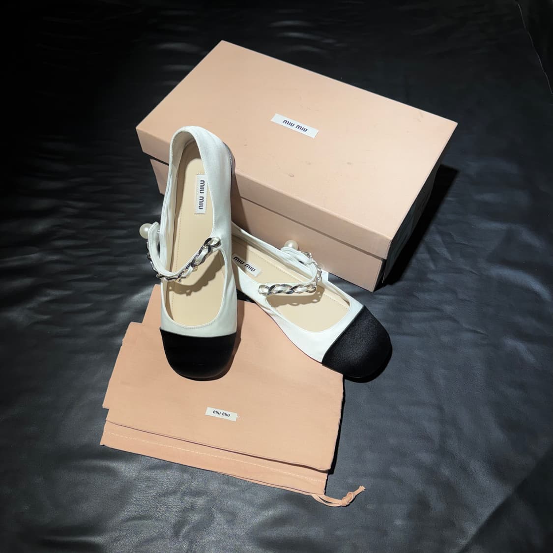 미우미우 발레리나 플랫슈즈 세틴 상품이미지2