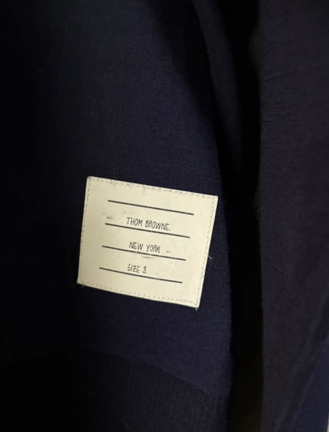 톰브라운 후면 버튼 니트 네이비 3사이즈 상품이미지3