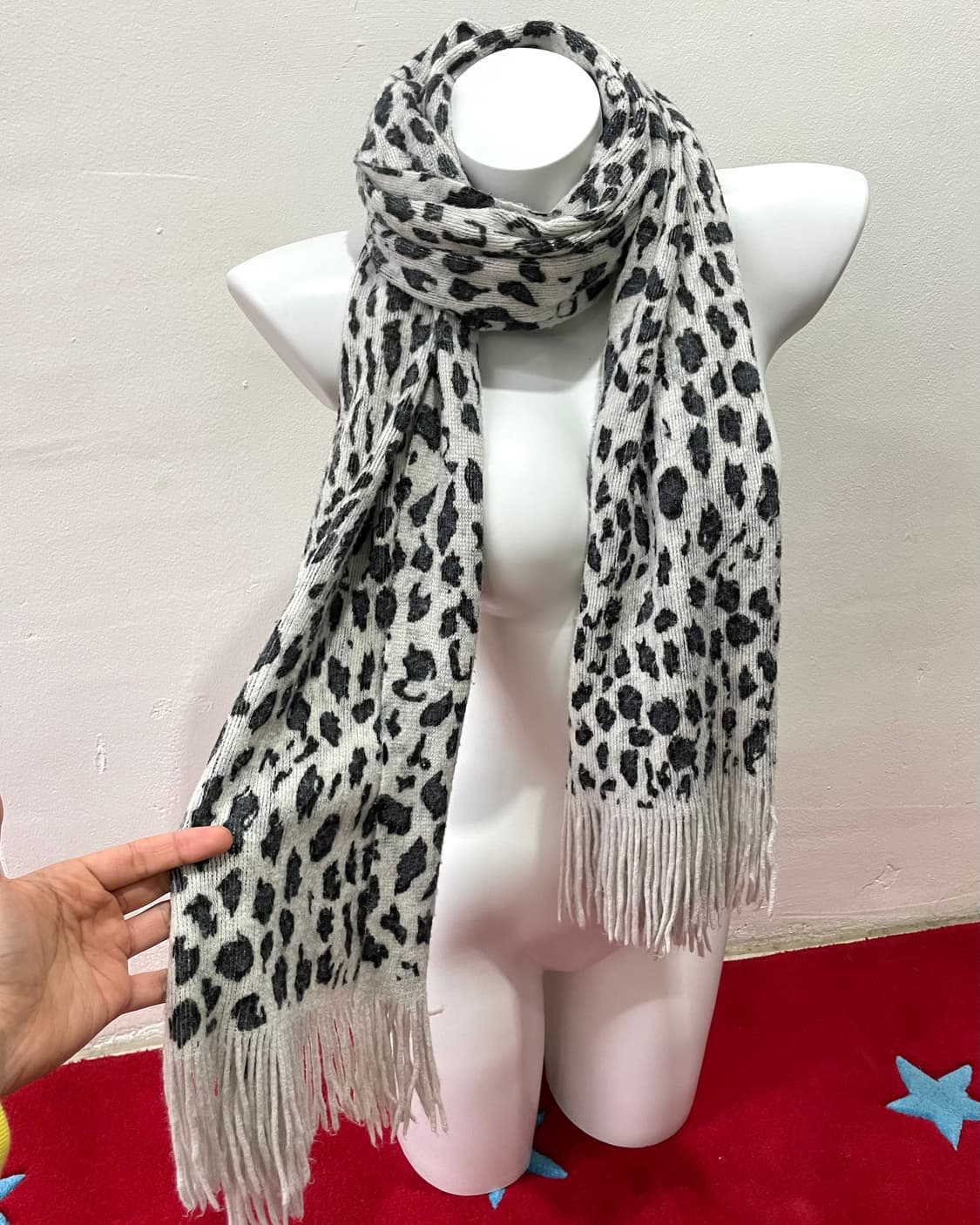 Grey Leopard Navy Scarf 상품이미지2