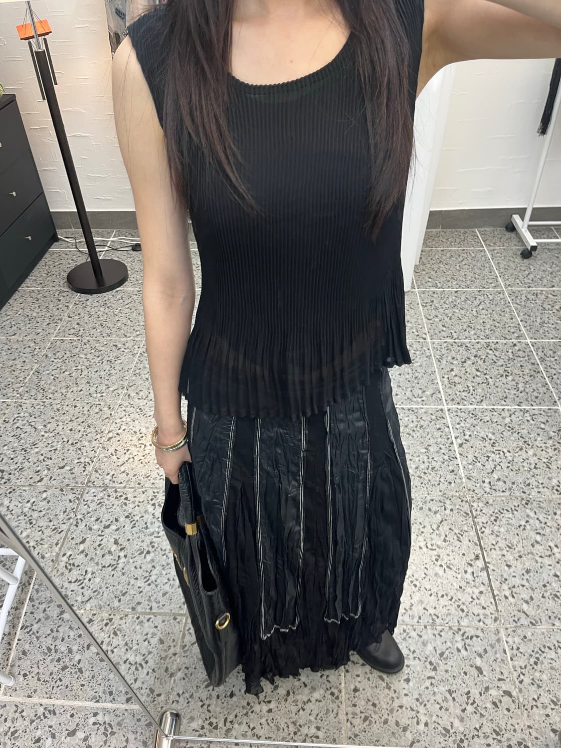 레더 포인트 블랙 롱 스커트 상품이미지1