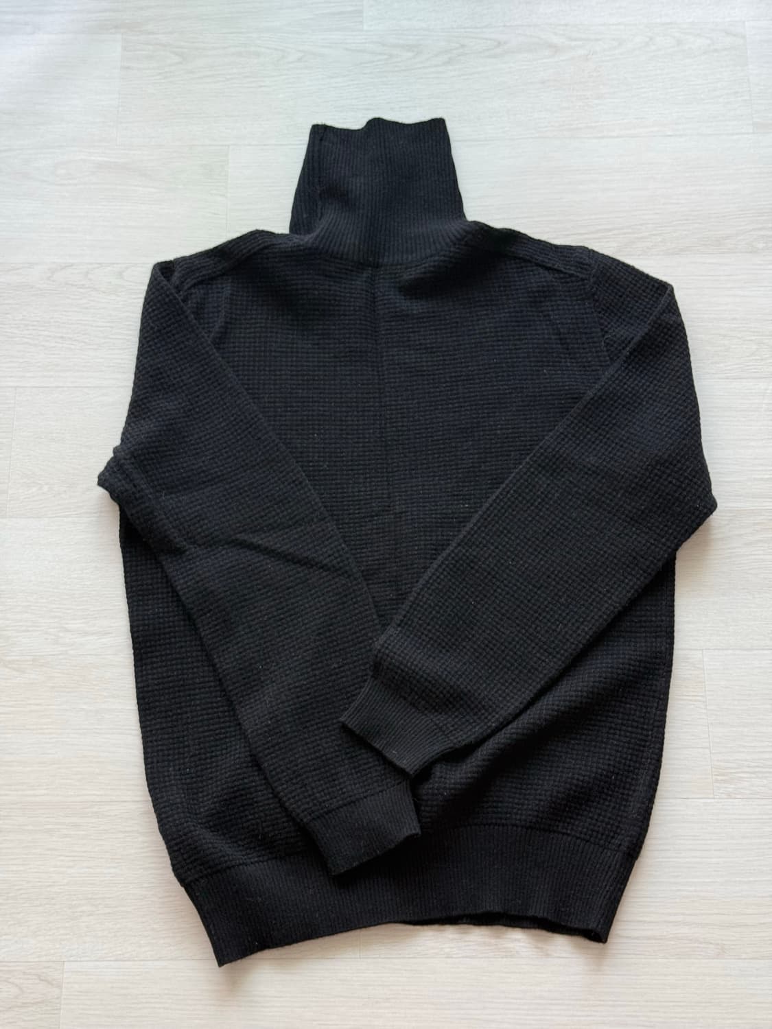 커스텀멜로우 와플 터틀넥 블랙 상품이미지1