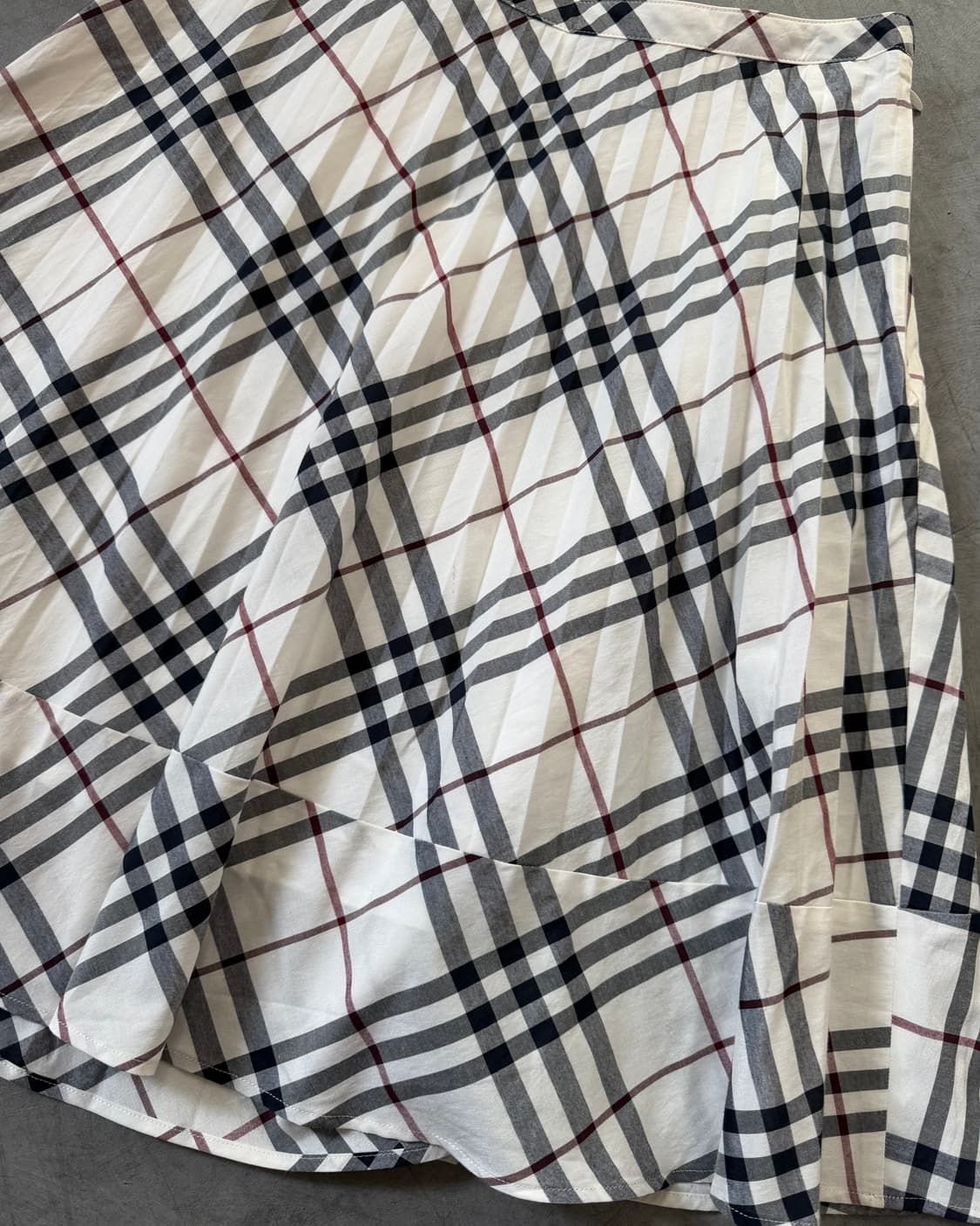 Burberry 버버리 블루라벨 화이트 노바체크 플리츠 스커트 상품이미지6