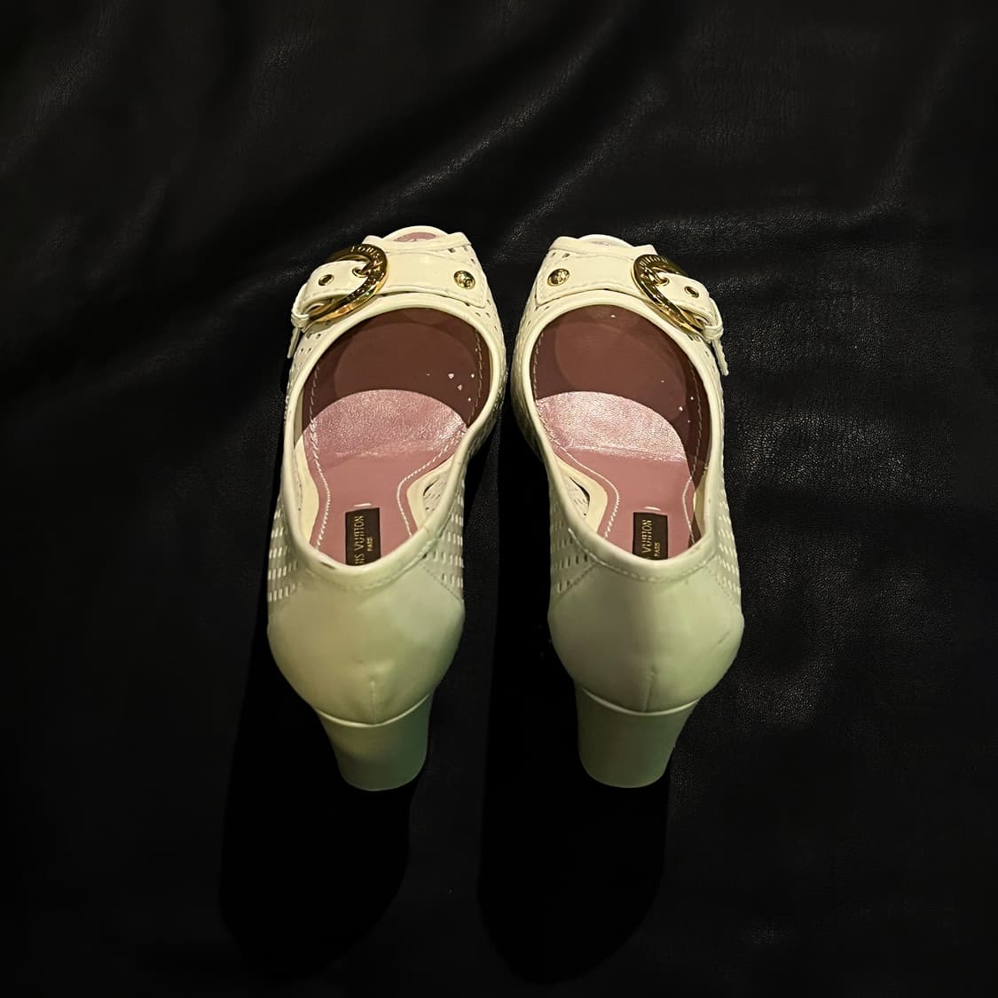 루이비통 화이트 청키힐 상품이미지5