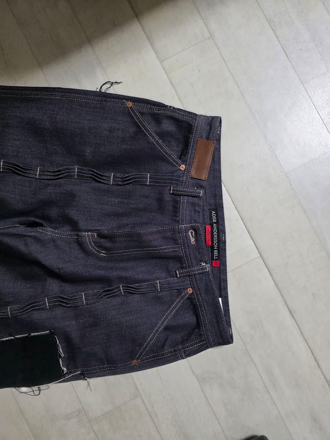 앤더슨벨 패치워크 웨이브 턱 와이드 팬츠 29 상품이미지4