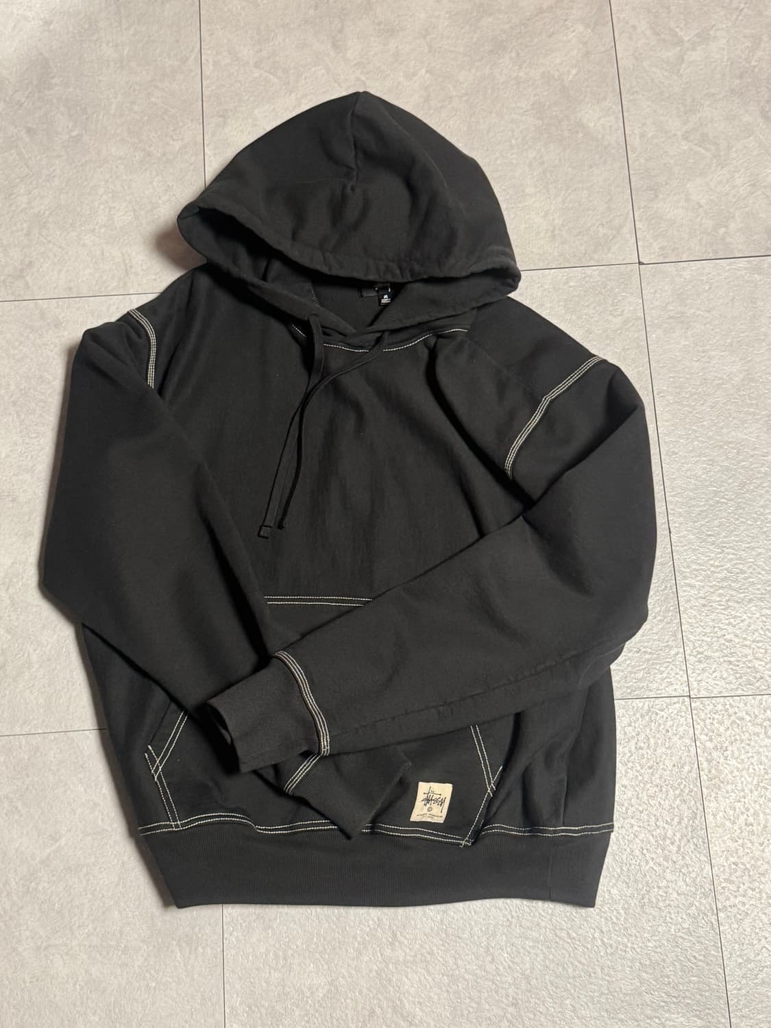 [M] 스투시 콘트라스트 스티치 라벨 후드 블랙 상품이미지2