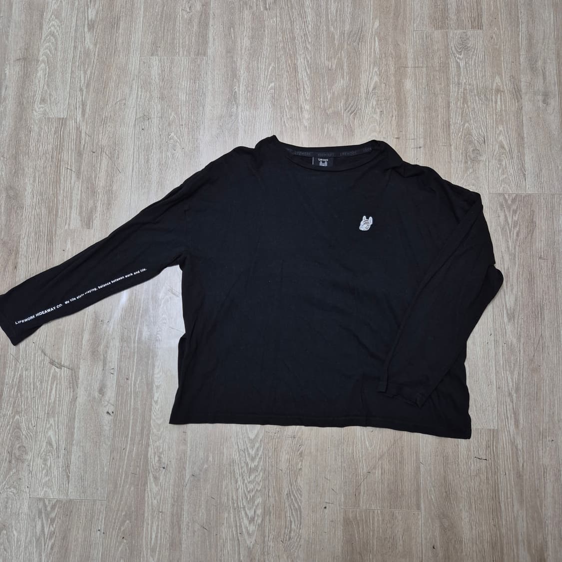 라이프워크 여성 루즈핏 와펜로고 롱슬리브 긴팔티 상품이미지1