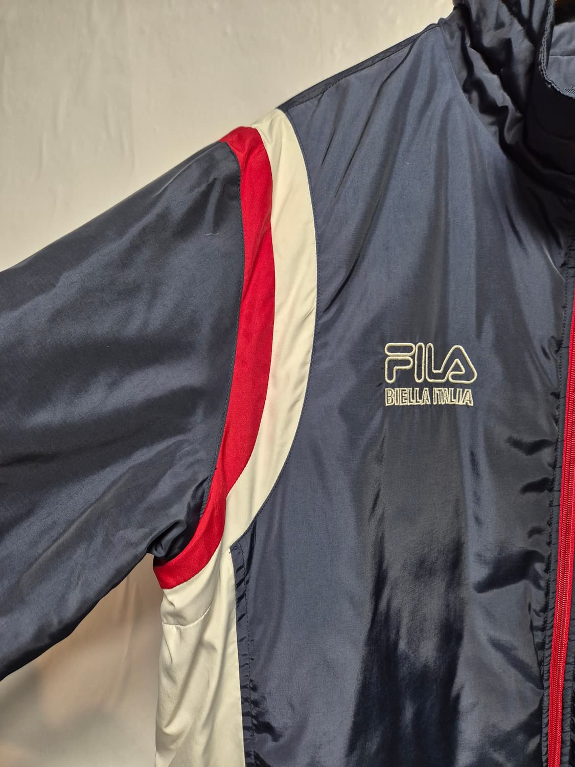 105 휠라 올드스쿨 네이비 바람막이 자켓 XL사이즈(상태A급) 상품이미지2