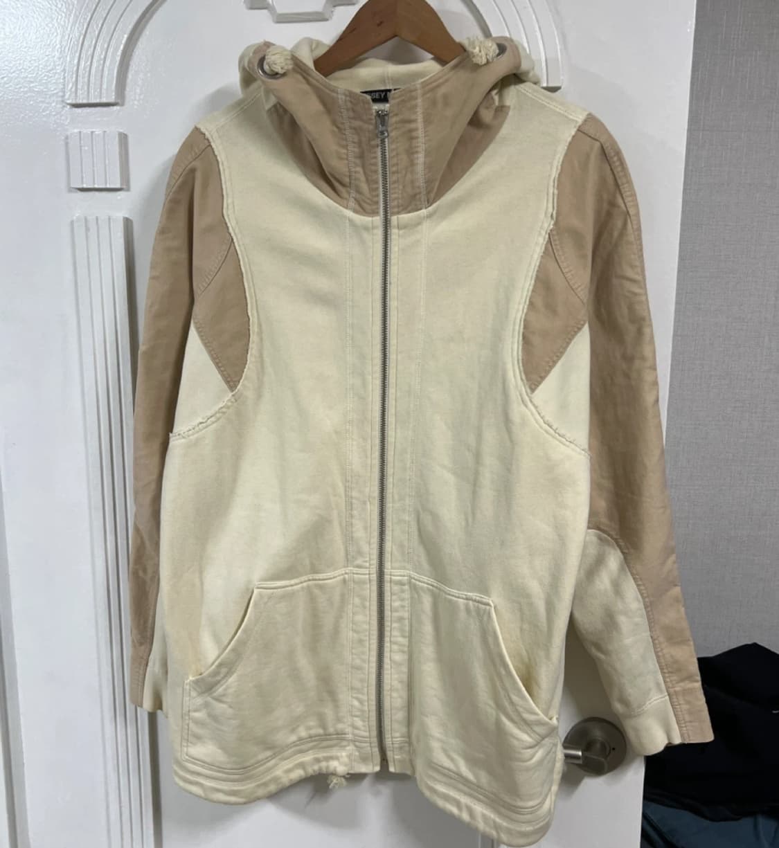 [이세이미야케/아카이브] 절개 디테일 후디드 자켓 상품이미지1