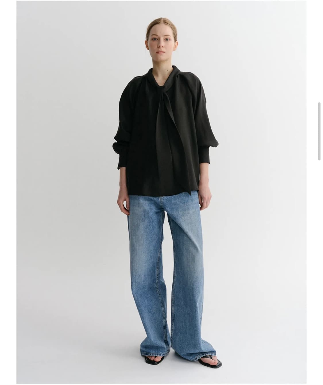 The shirring blouse black 상품이미지4
