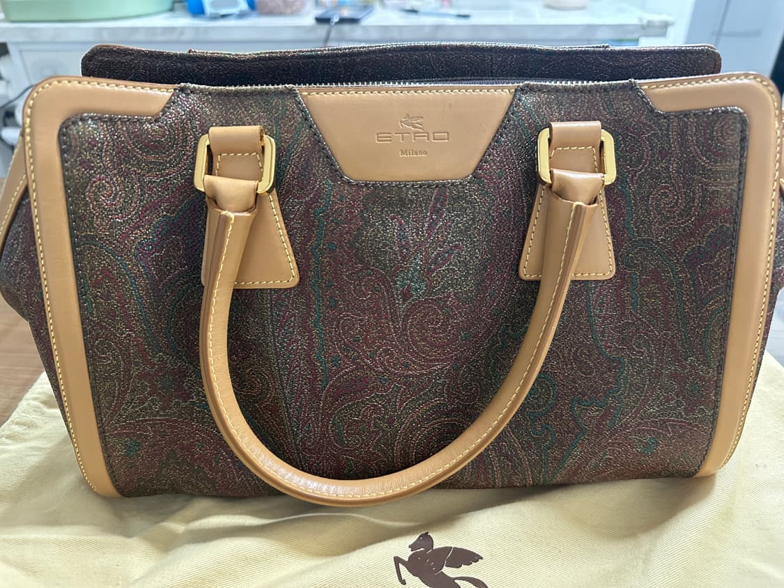 에트로 숄더백 가방 (실사용x거의 새제품) 상품이미지2