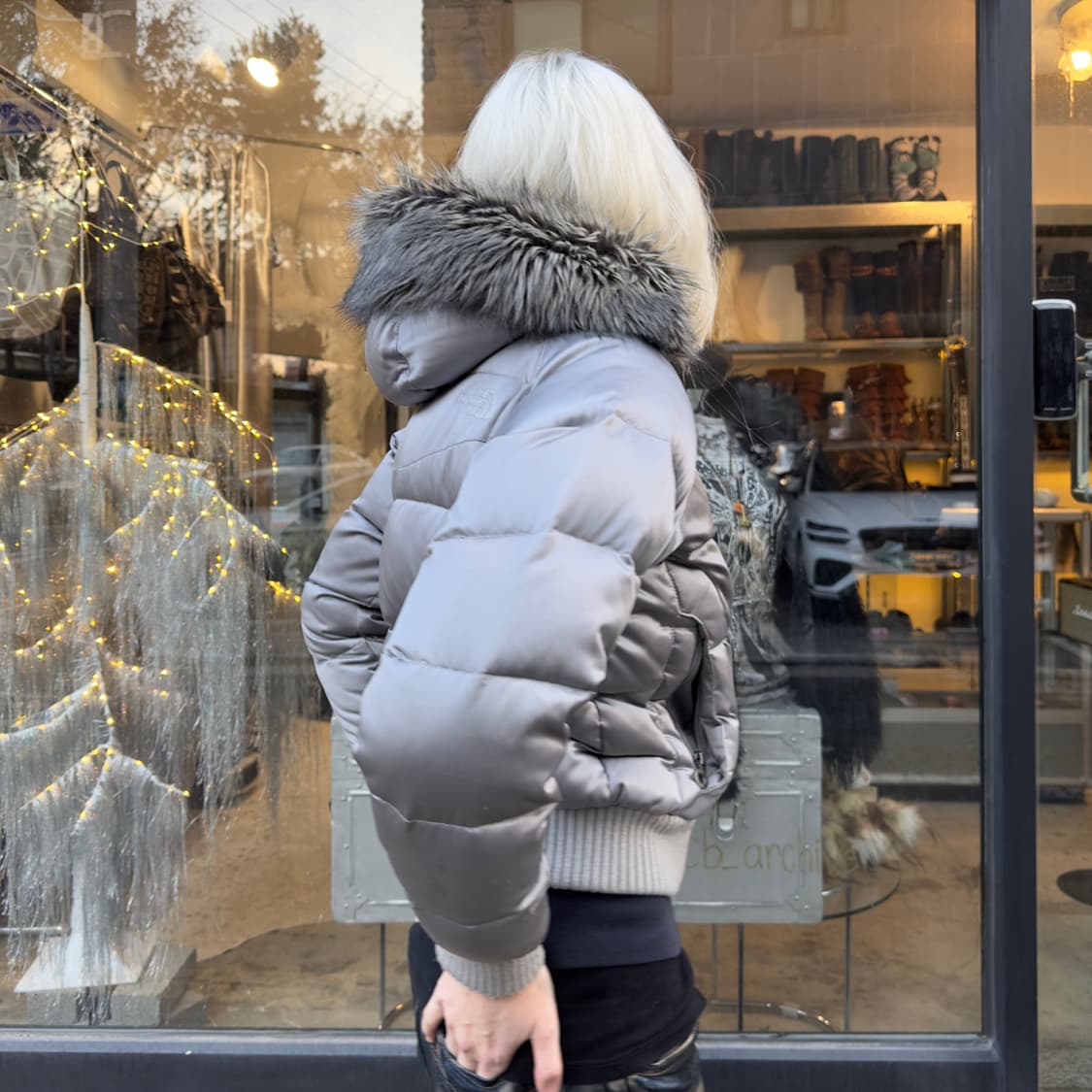 2000s 빈티지 노스페이스 실버 퍼 크롭 패딩 상품이미지10