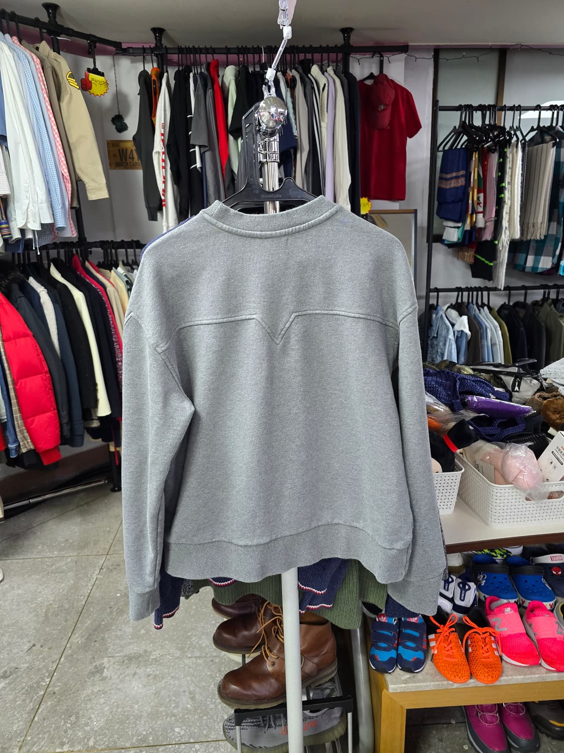 럭키슈에뜨 회색 로고 맨투맨 (1438) 상품이미지2