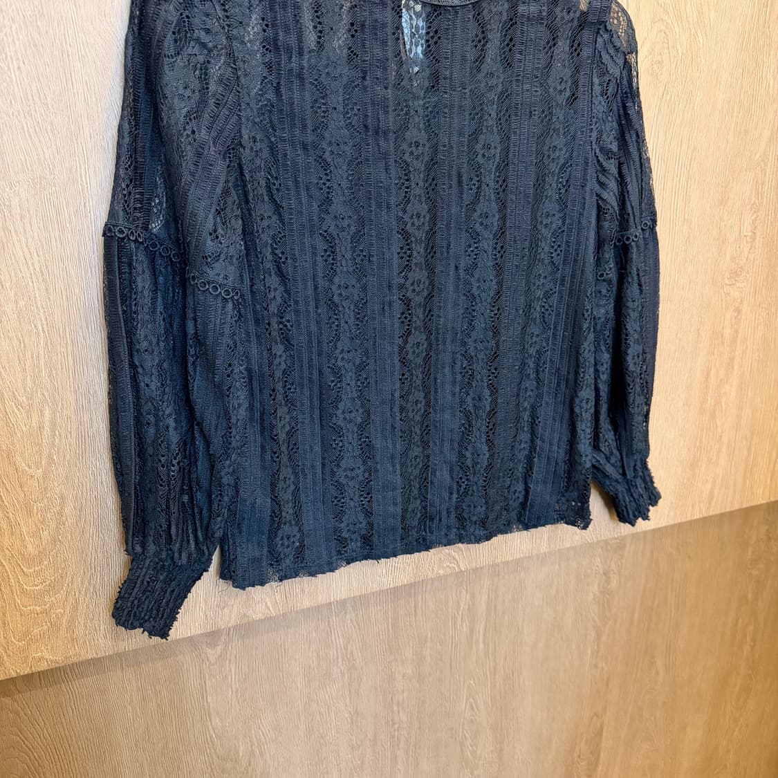 빈티지 하이넥 롱슬리브 블라우스 레이스 시스루 스트라이프 디테일 블랙 상품이미지4