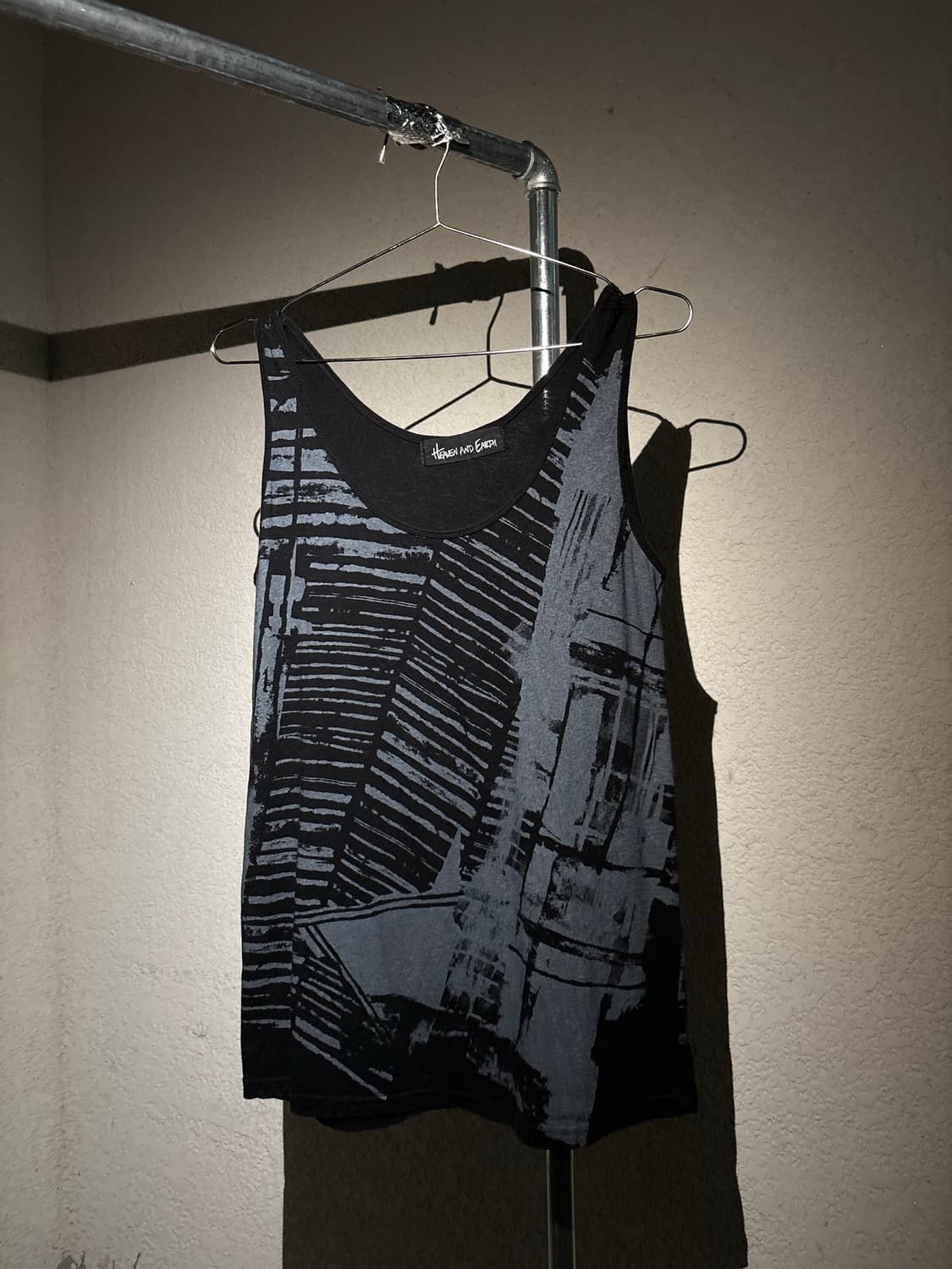 12 unknown graphic sleeveless 상품이미지1