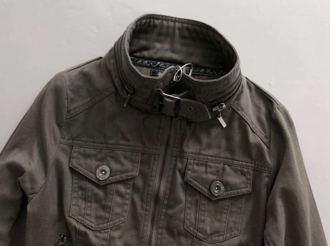 Cecil McBee 세실맥비 하이넥 아카이브 버클디테일 집업 자켓 상품이미지3