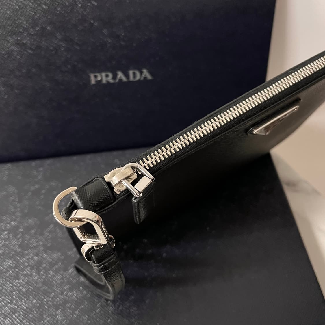 [A급/정품] 프라다 사피아노 클러치백 블랙 2NH005 상품이미지4
