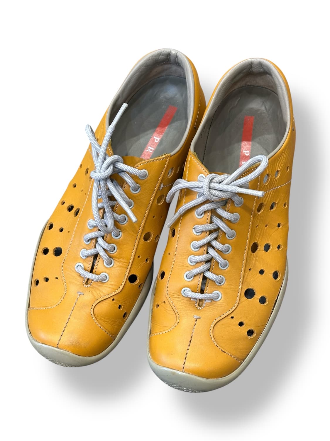 PRADA SPORT 펀칭 레더 빈티지 스니커즈 상품이미지1