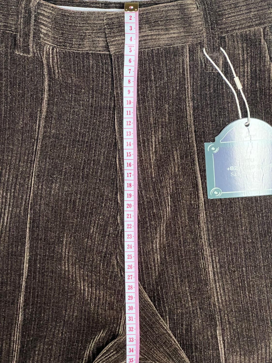 [S]STU 22FW 플레어 코듀로이 팬츠 브라운 룩북 모델용 샘플추정 상품이미지6