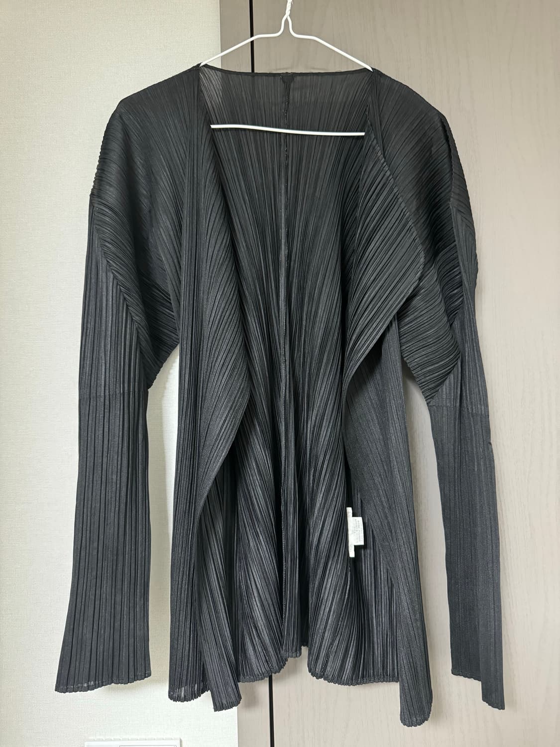 플리츠플리즈 가디건 상품이미지1