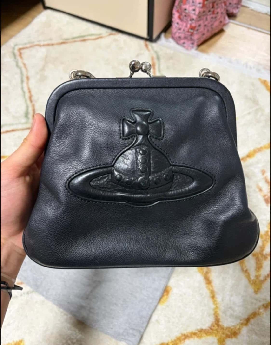 비비안 웨스트우드 비비엔즈 클러치백 상품이미지2