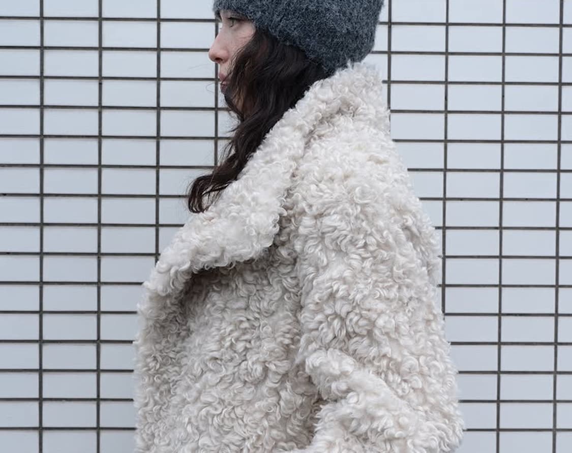 로우타이드 컬리 퍼 코트 베이지 상품이미지3