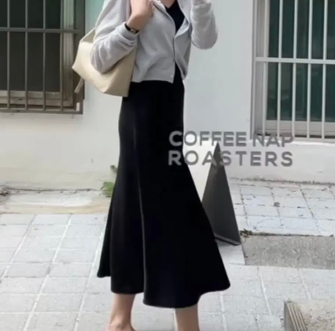 베뉴엣(비뮤즈)브릴니트 + 뮤 스커트 블랙 S 상품이미지2