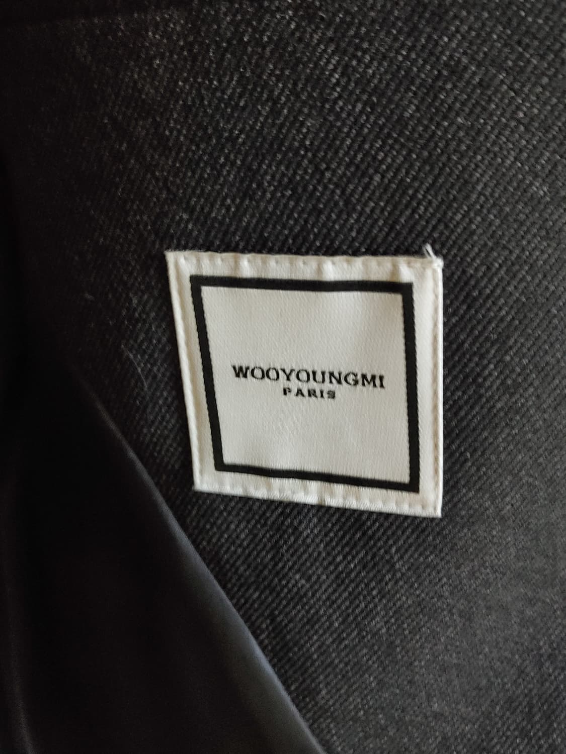 우영미 22ss 블랙 울 파이핑 셋업 자켓 팝니다 상품이미지4