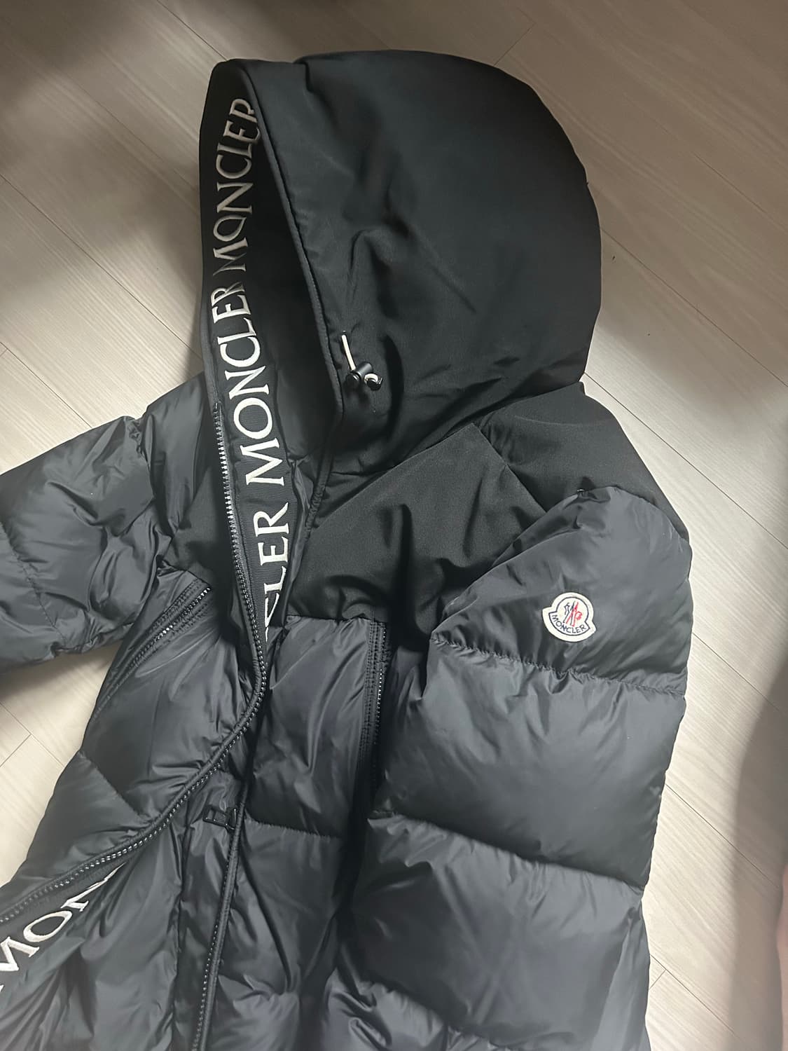 몽클레어 몽클라 2사이즈 슈트케이스 포함 상품이미지2