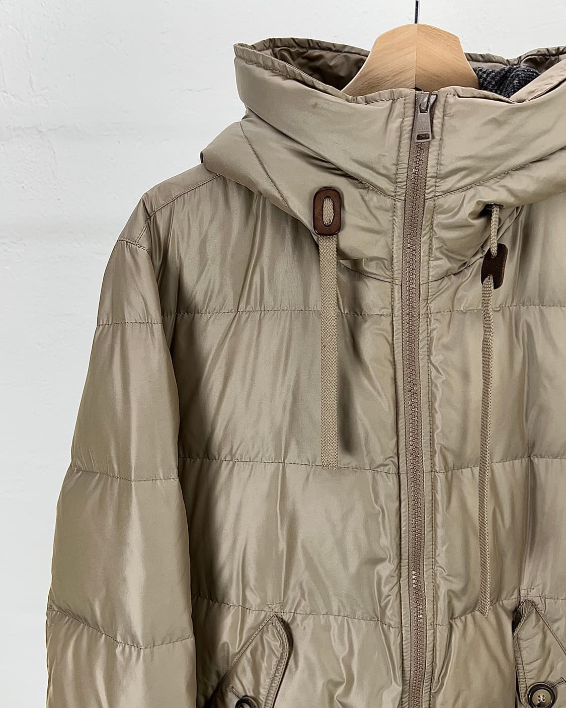 돌체앤가바나 라이트 브라운 더플 넥 하운드 푸퍼 구스 다운 자켓 상품이미지2