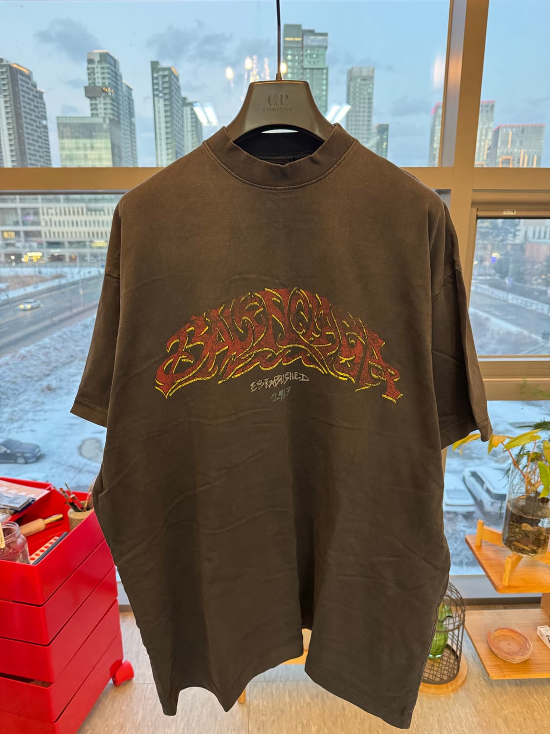 발렌시아가 오프쇼어 티셔츠 2사이즈 상품이미지1