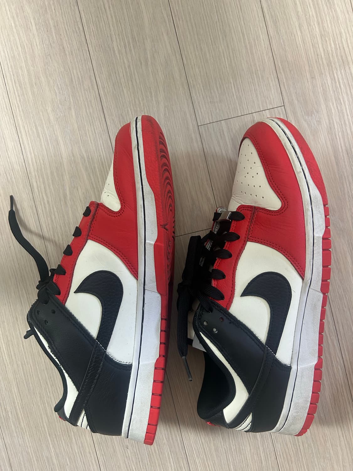 나이키 x NBA 덩크 로우 레트로 EMB 블랙 앤 칠리 레드 상품이미지2