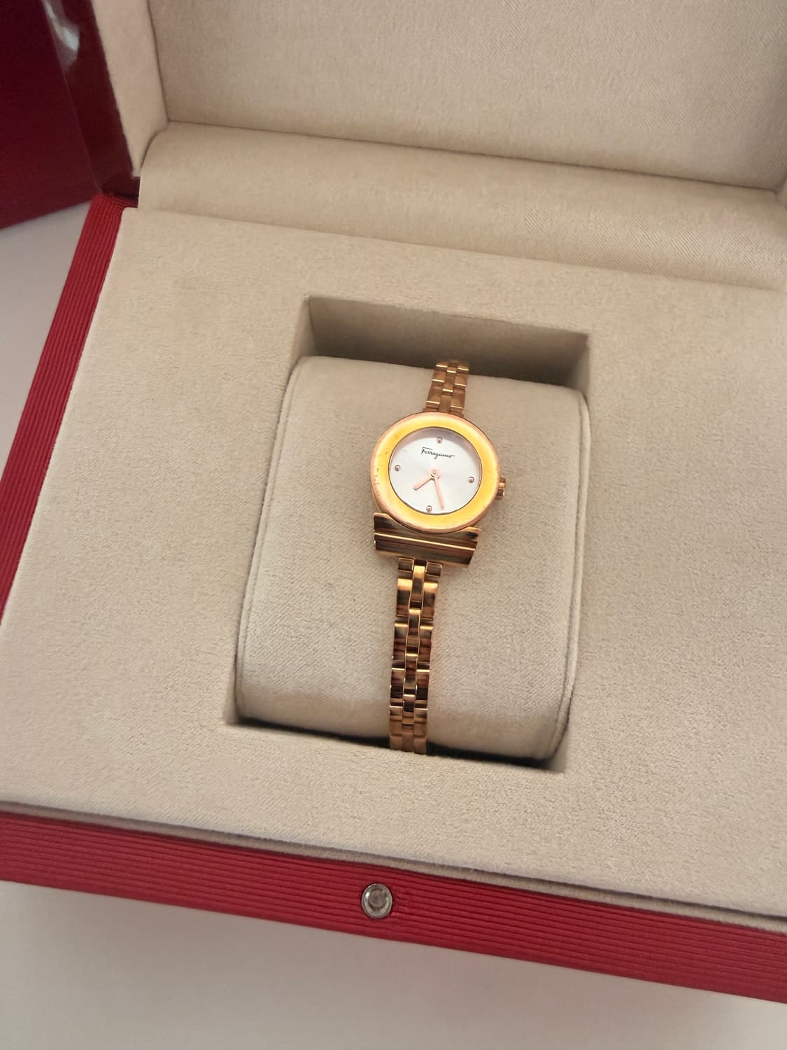 페라가모 (Salvatore Ferragamo) 간치니 로즈골드 메탈시계 상품이미지3