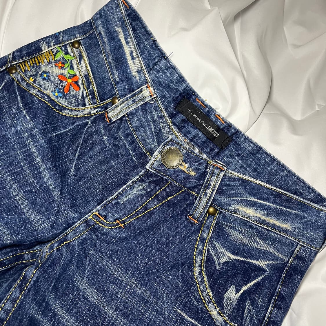Lolita Jeans . 엠브로이드 부츠컷 워싱진 상품이미지3