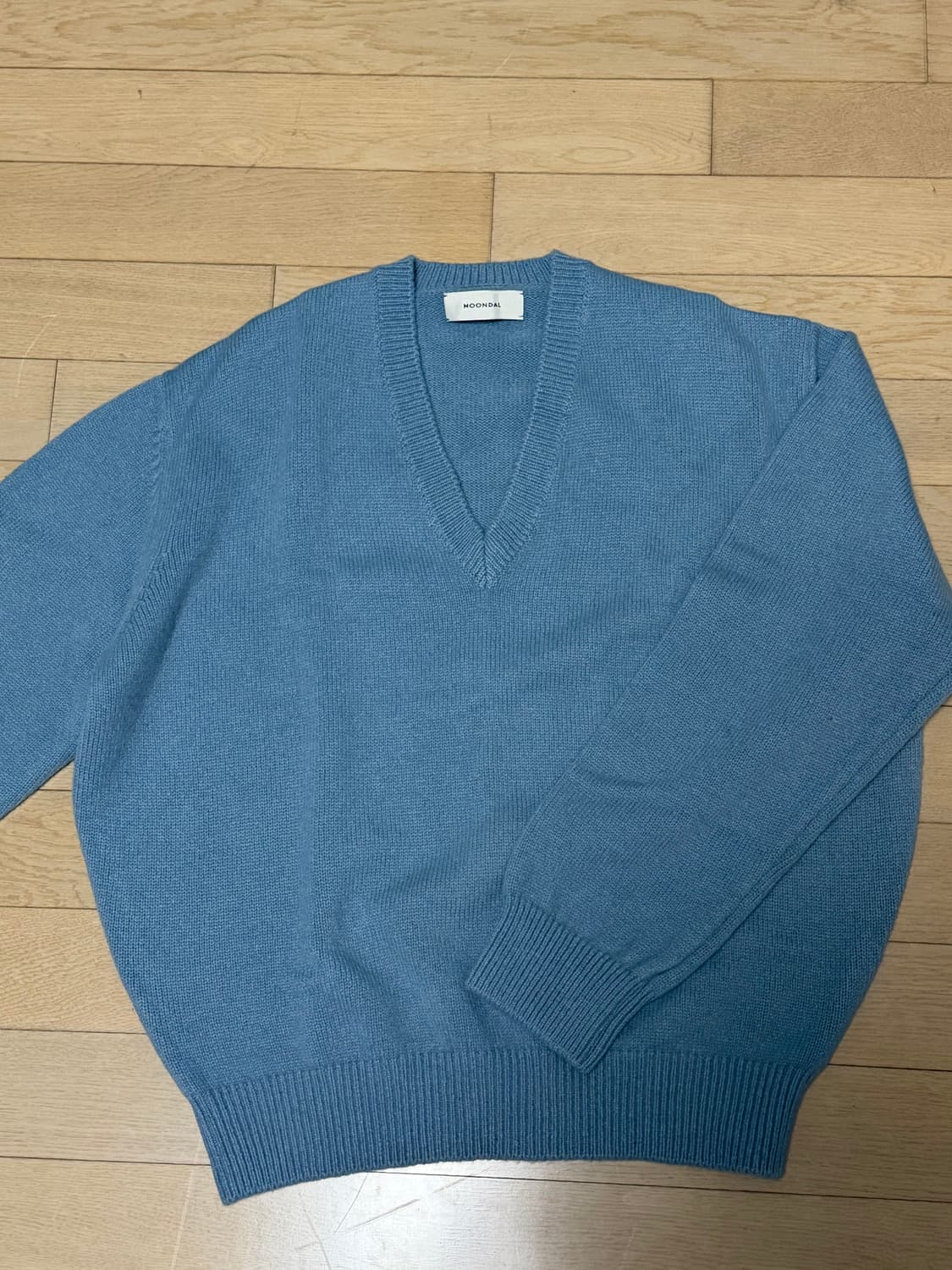 문달 딥브이넥 니트 (21fw vip 기프트) 상품이미지1