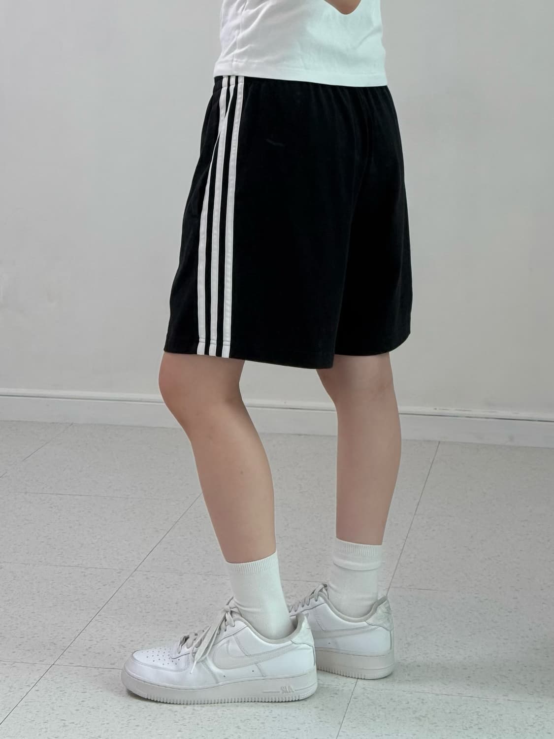 아디다스 블랙 삼선 반바지 상품이미지3