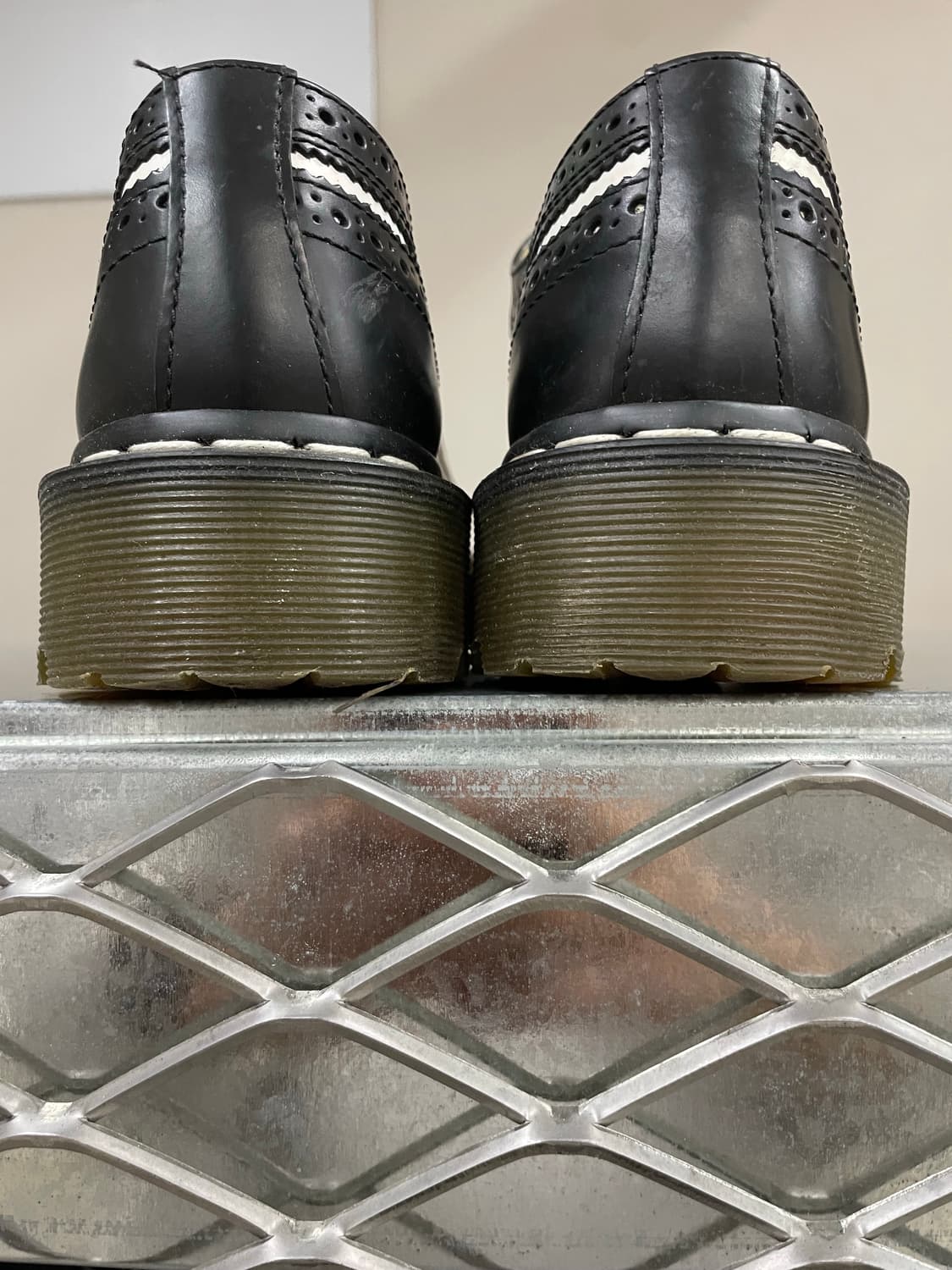 닥터마틴 3989 벡스 블랙앤화이트 uk7 상품이미지10