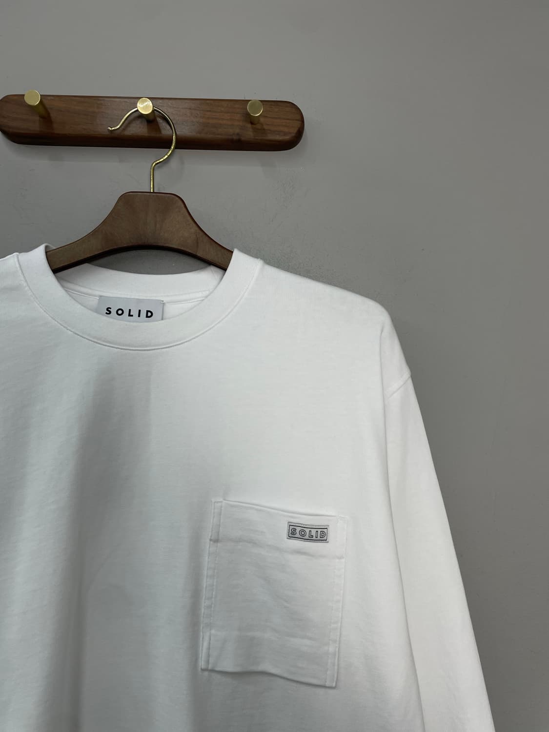 솔리드 옴므 세미오버핏 포켓 롱 슬리브 H2106 상품이미지3