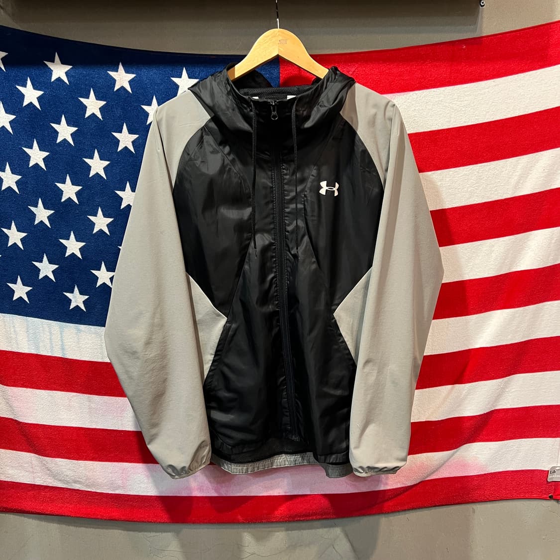 언더아머 후드 바람막이 상품이미지1