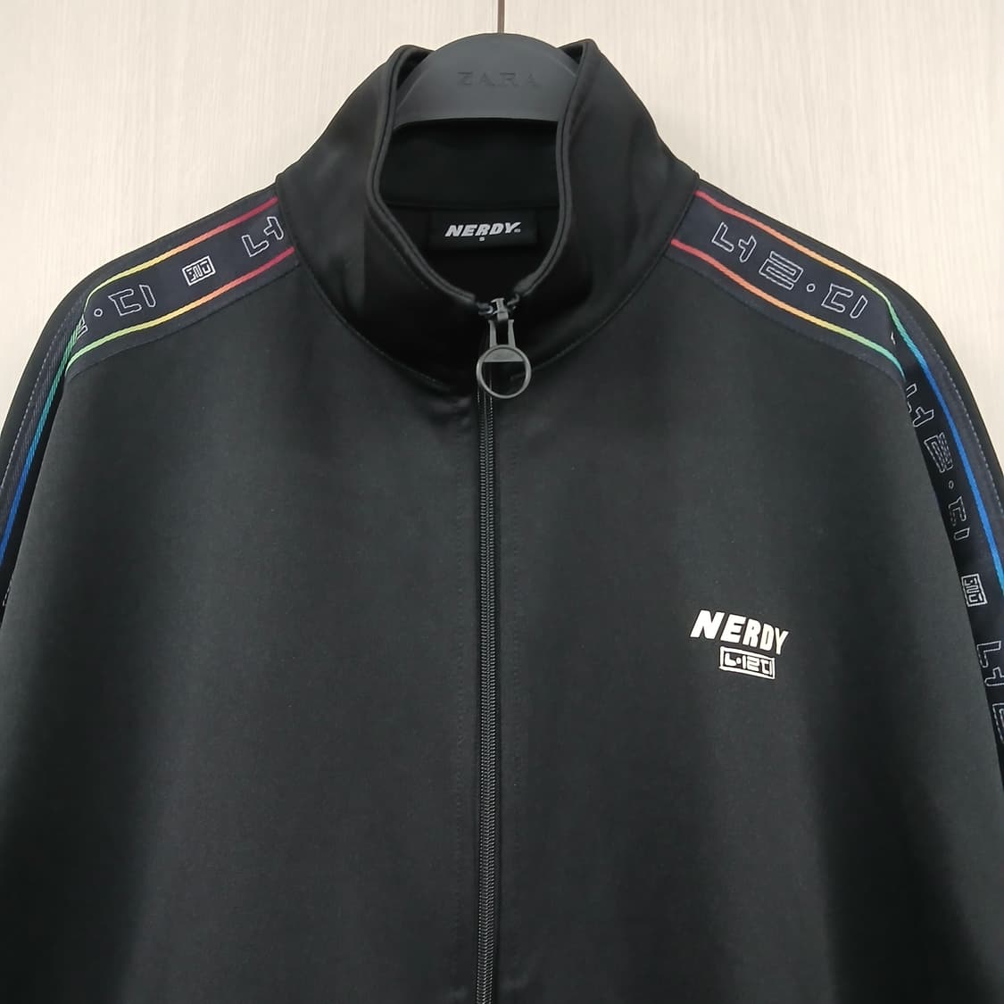 NERDY 블랙 트랙 자켓 레인보우 라인 셋업 상품이미지2