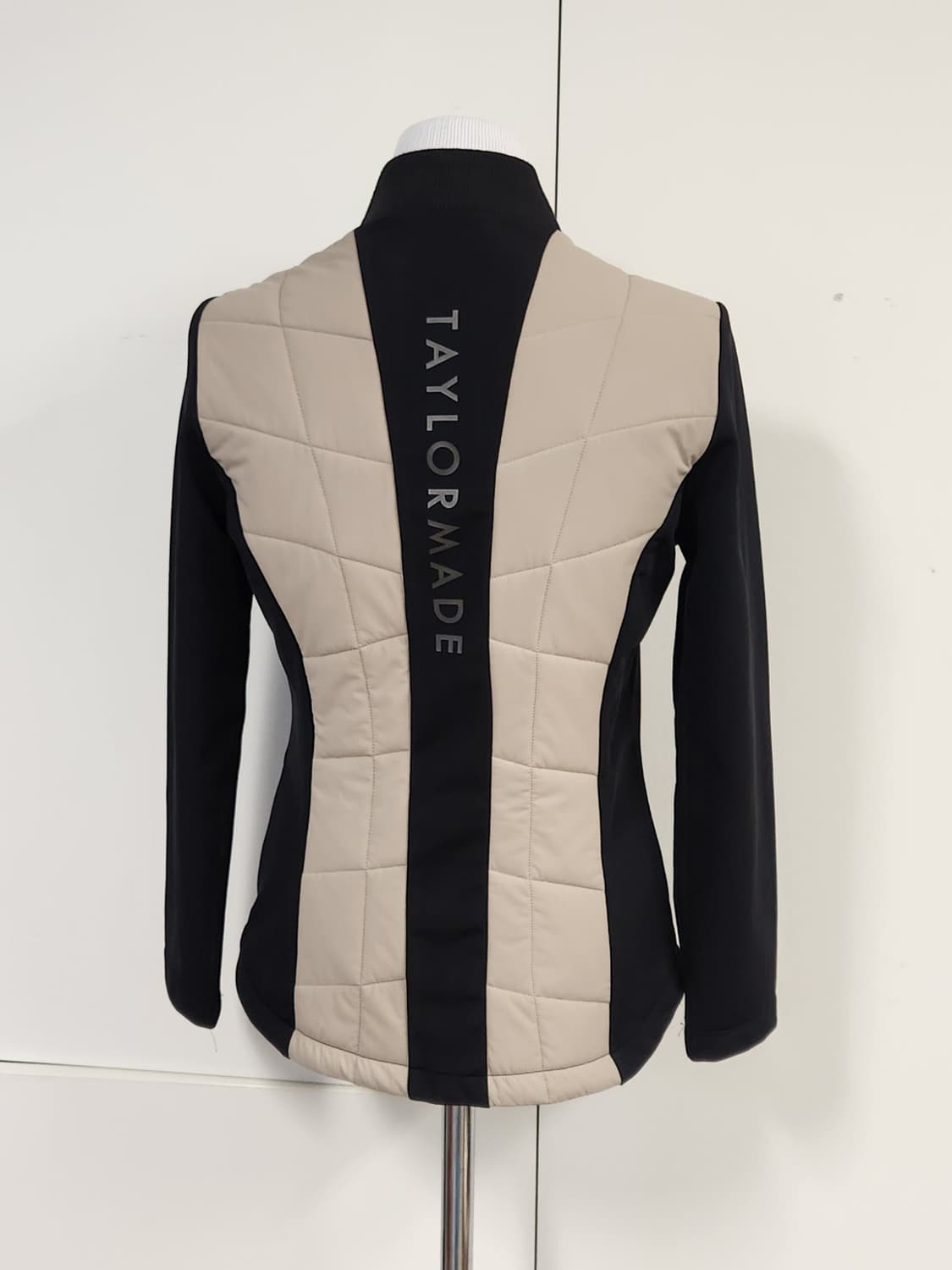 테일러메이드 여성용 스포티 패딩 점퍼 S 상품이미지4