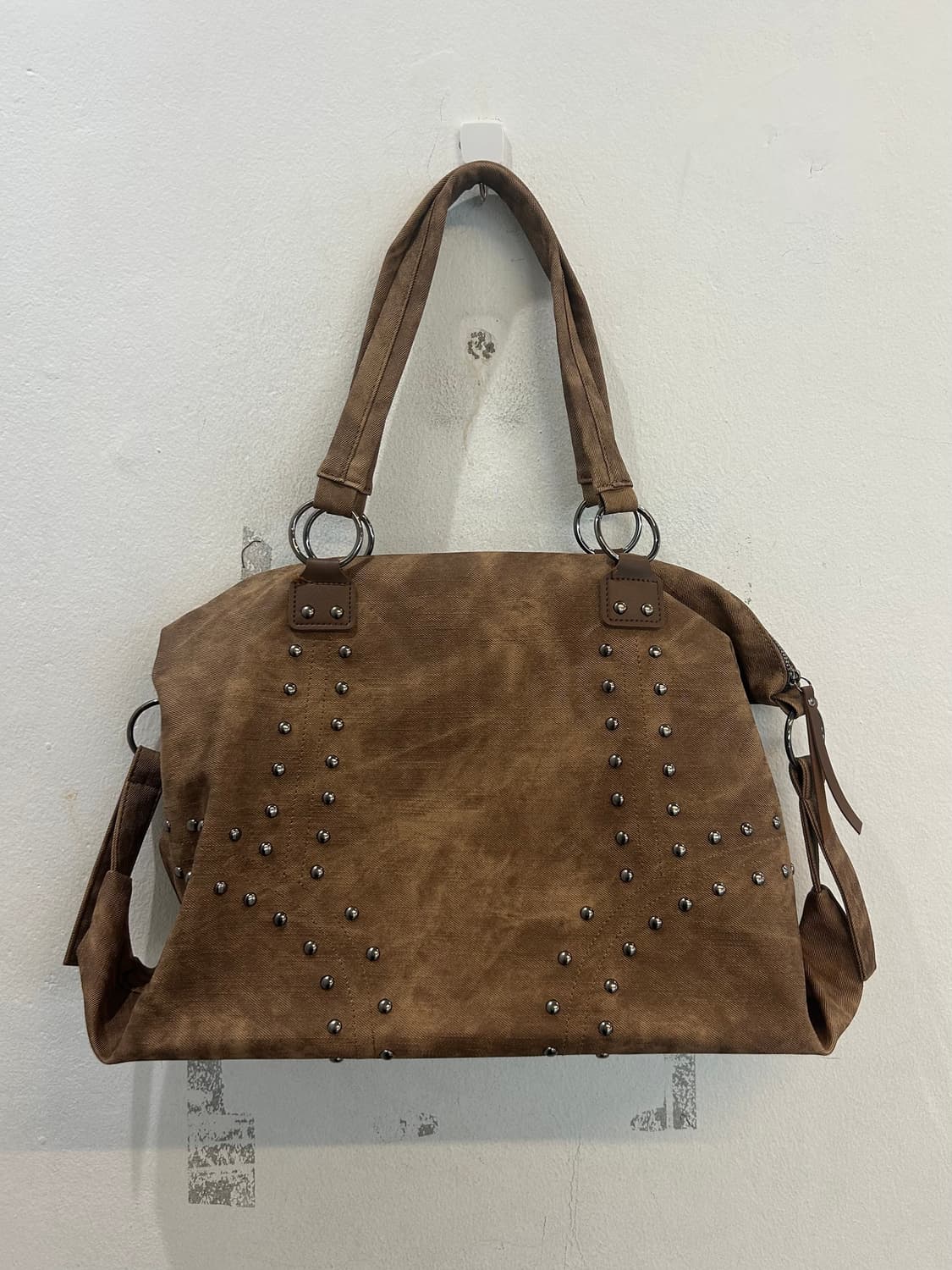 Brown Studded Washed Boston Bag 상품이미지1